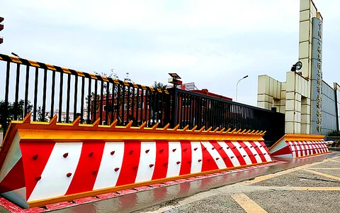 Road blocker rising kerb system by HIPHEN