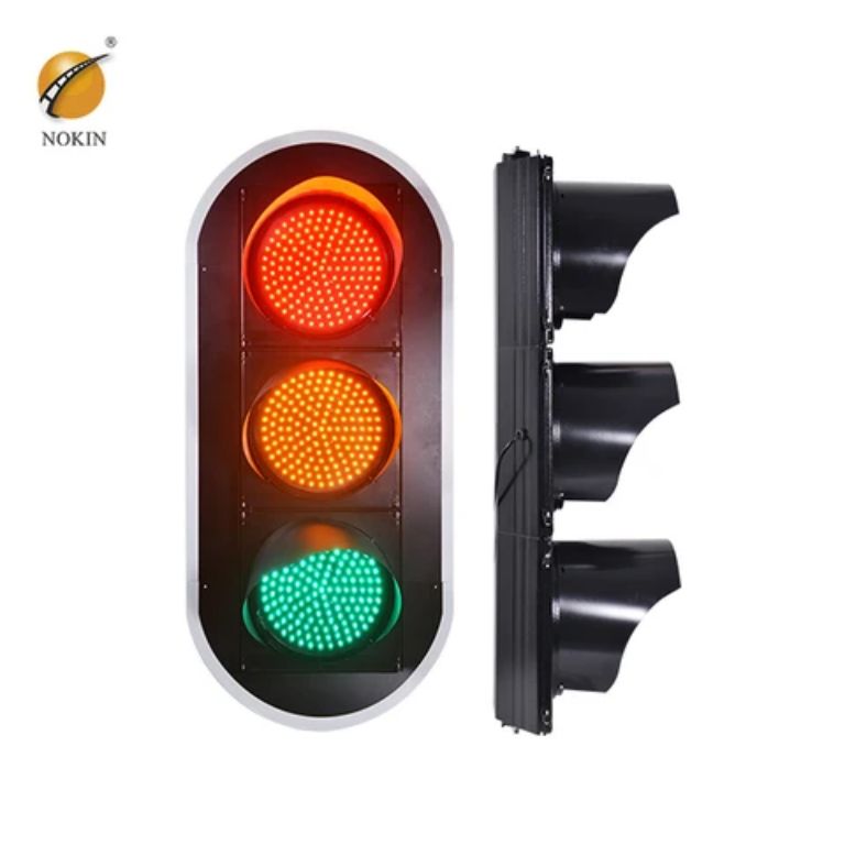 Traffic green light by HIPHEN