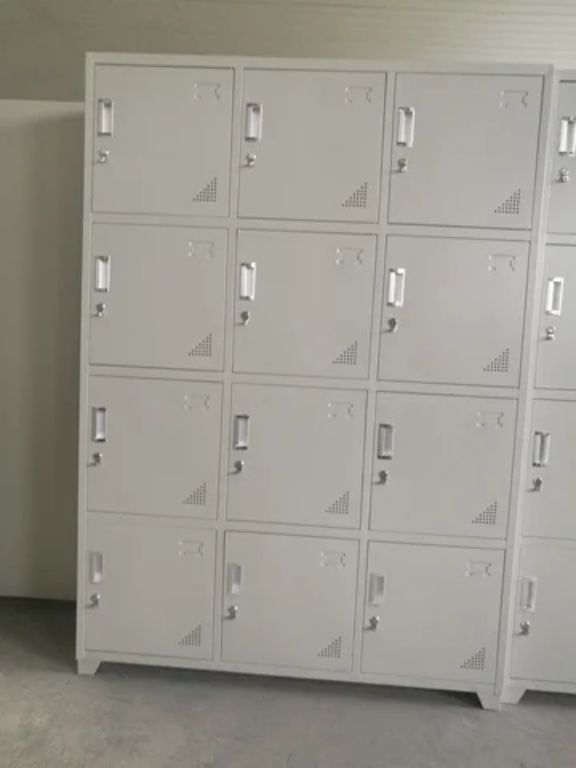 Steel storage locker by HIPHEN