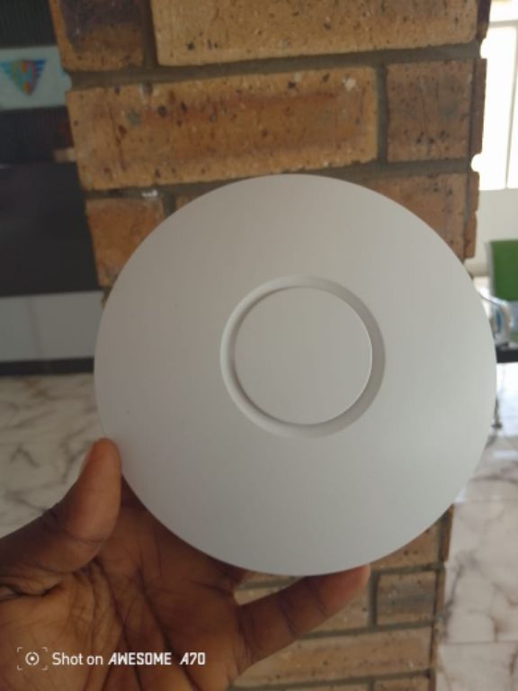 Wireless distribution device by HIPHEN