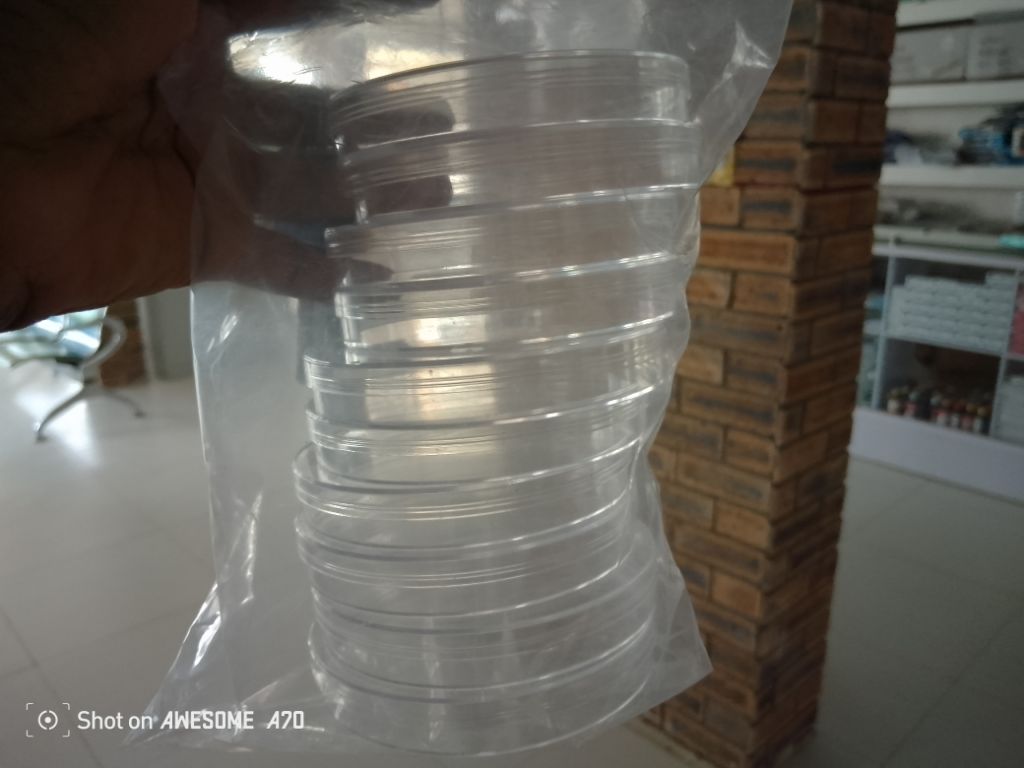 Science Petri Dish by Scantrik