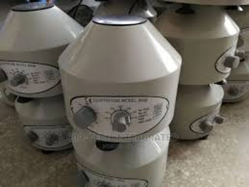 Lab Centrifuge Machine by Scantrik