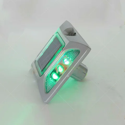 Cat eye road solar stud by HIPHEN
