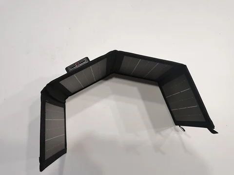 High efficiency folding solar panel by HIPHEN