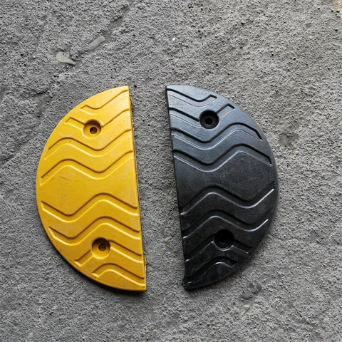 Black road speed bumps 70mm by HIPHEN