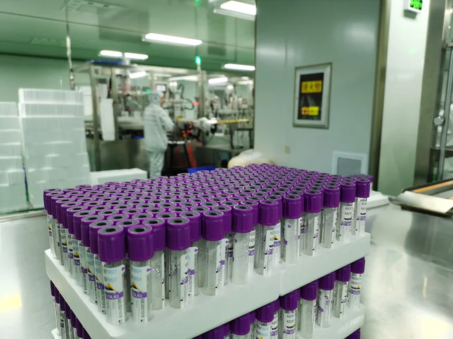 Plastic EDTA tube by Scantrik