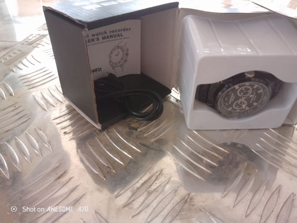 Spy Watch with surveillance camera by HIPHEN