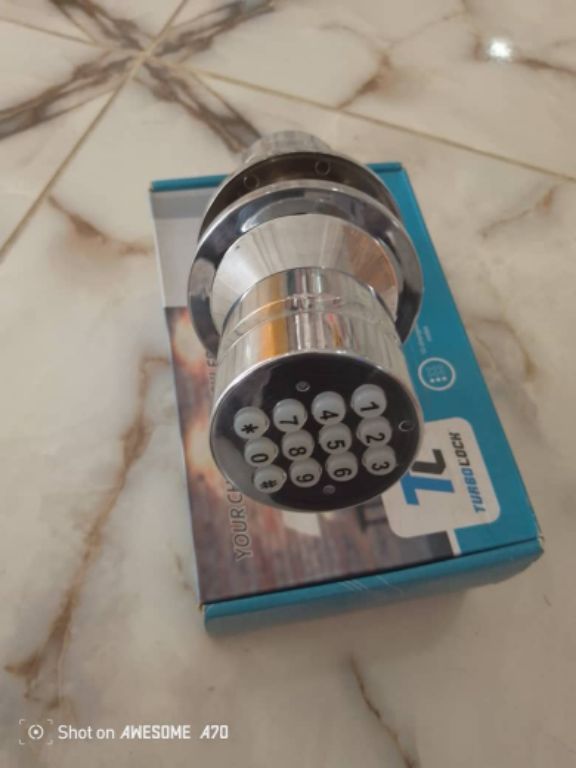 Advanced keypad keyless smart lock by HIPHEN