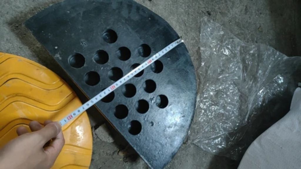 70mm Heavy Duty Rubber Speed Breaker by HIPHEN