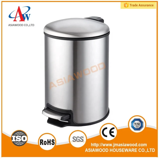 Stainless steel trash bin by Scantrik