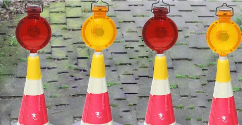 Cone solar lawn lamp by HIPHEN
