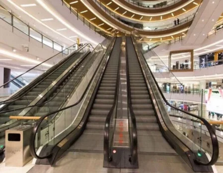 Domestic escalator by HIPHEN