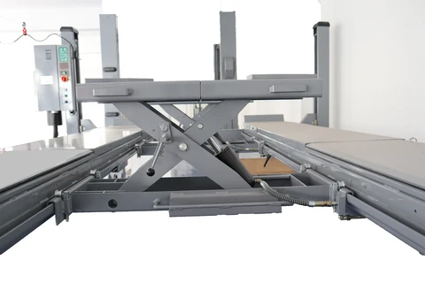 Wheel Engaging Multi -Post LiFt by HIPHEN