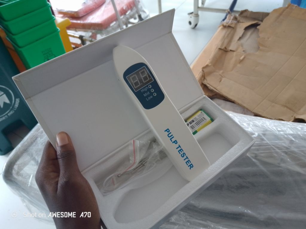 Electric pulp tester by Scantrik