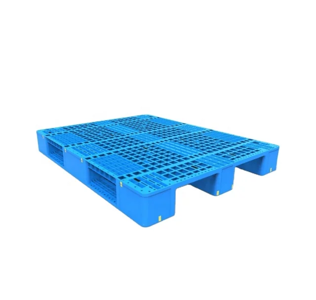 Solid deck pallet by Scantrik
