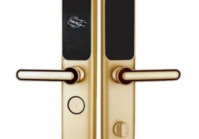 high-quality-gold-hotel-card