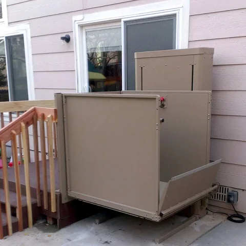 Vertical wheelchair lift by home lift elevator