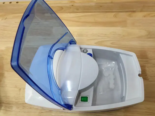 Portable handheld nebulizer machine by Scantrik