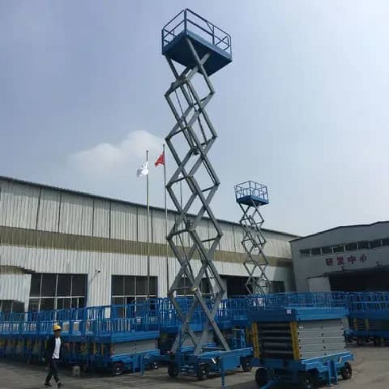 Self Propelled Scissor Lift by Hiphen
