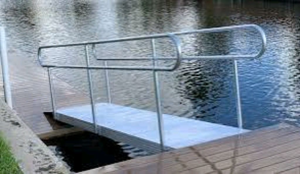 Portable Loading Dock System by Hiphen