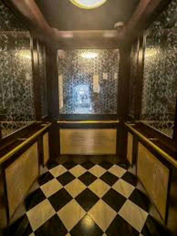 Luxury Hotel Lift Elevator by Hiphen