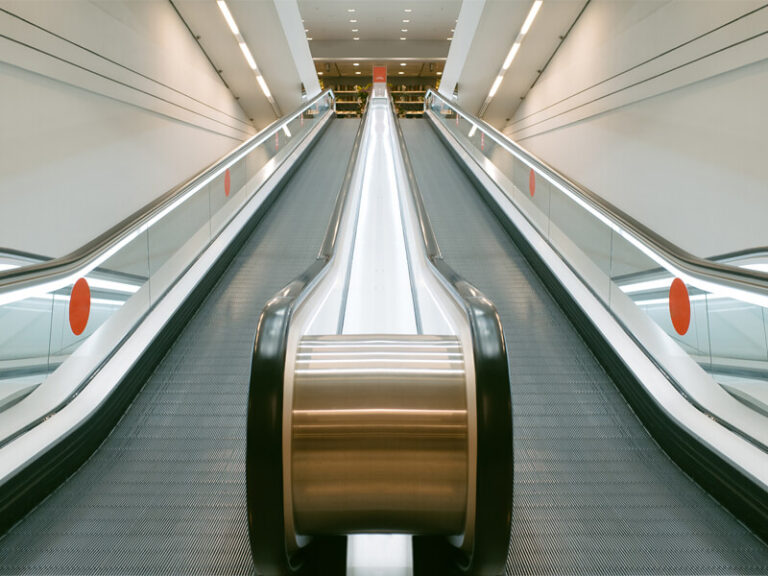 12% moving Walkway by Hiphen