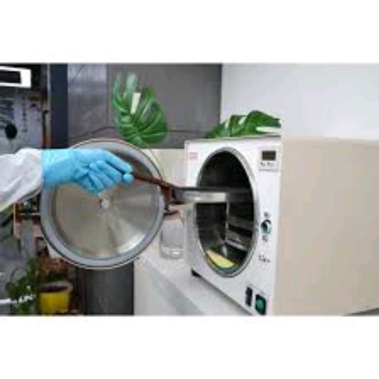 Dental autoclave machine by Scantrik