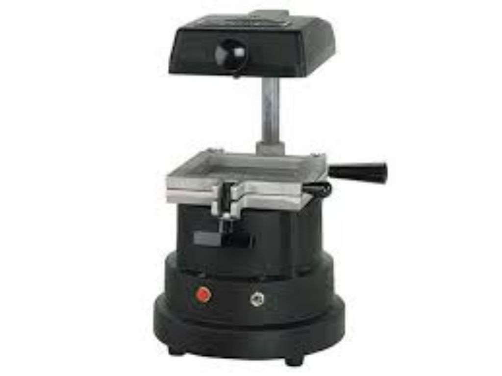Affordable Clinical Vacuum Former by Scantrik