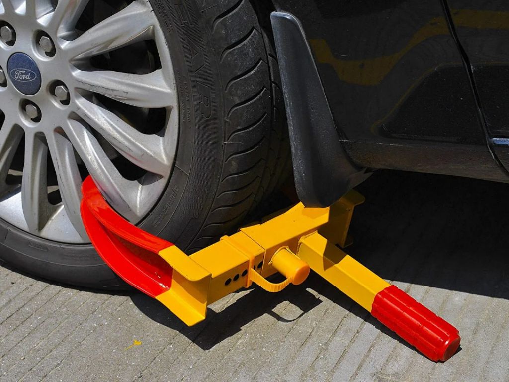Tire Claw Lock by Hiphen