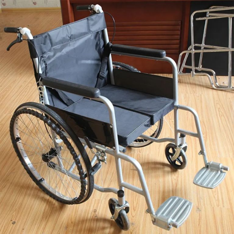Small frame manual wheelchair by Scantrik