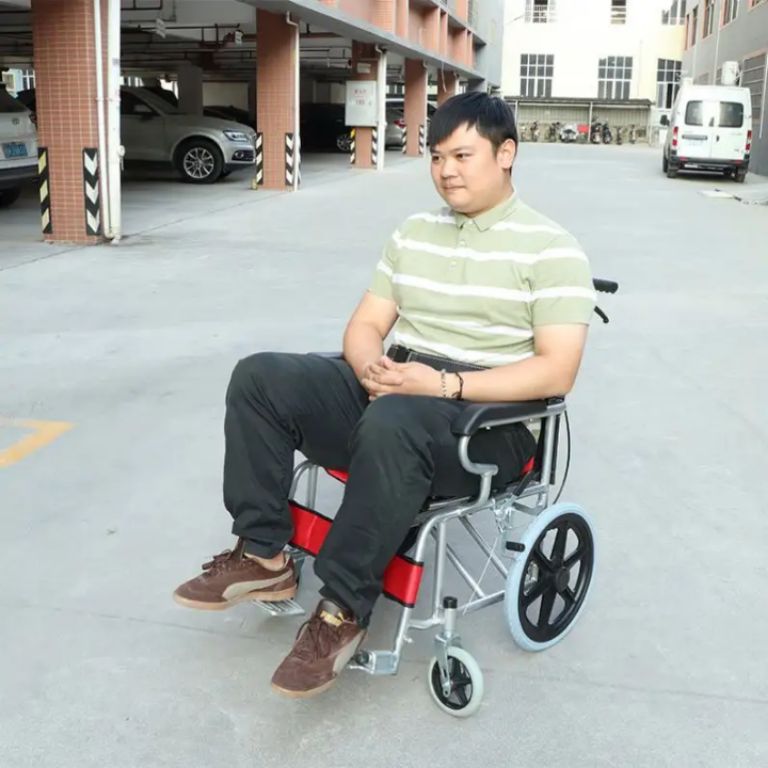 Kid’s manual mobility chair by Scantrik