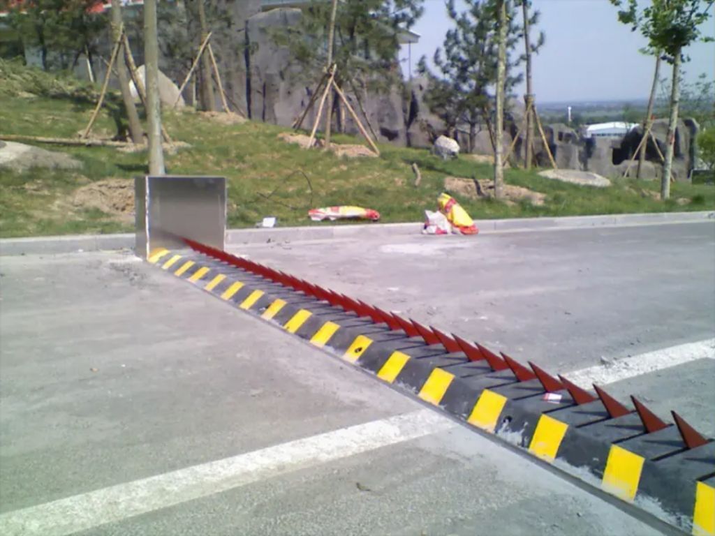 Surface-Mounted Spike Barrier (SMSB) by Hiphen solutions
