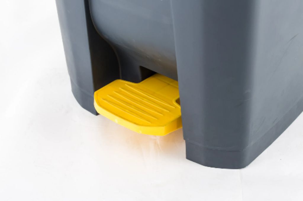 30L Hands-Free Rubbish Container by Scantrik