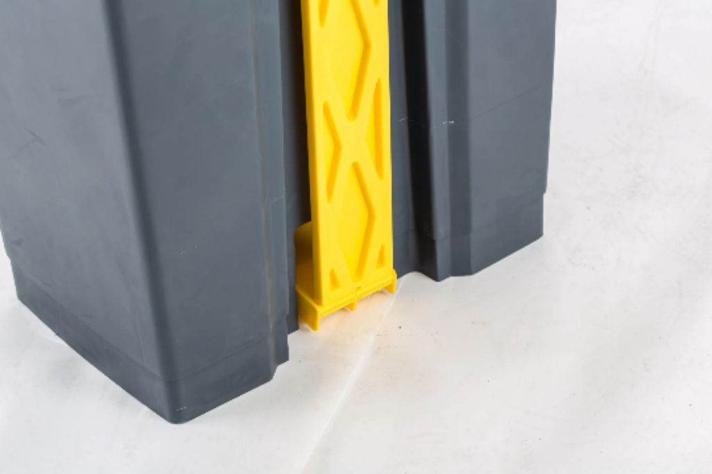 30L Step-Activated Garbage Bin by Scantrik