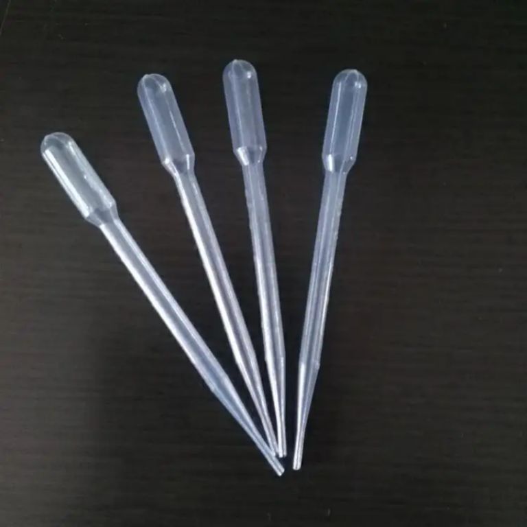 Plastic Pipette by Scantrik