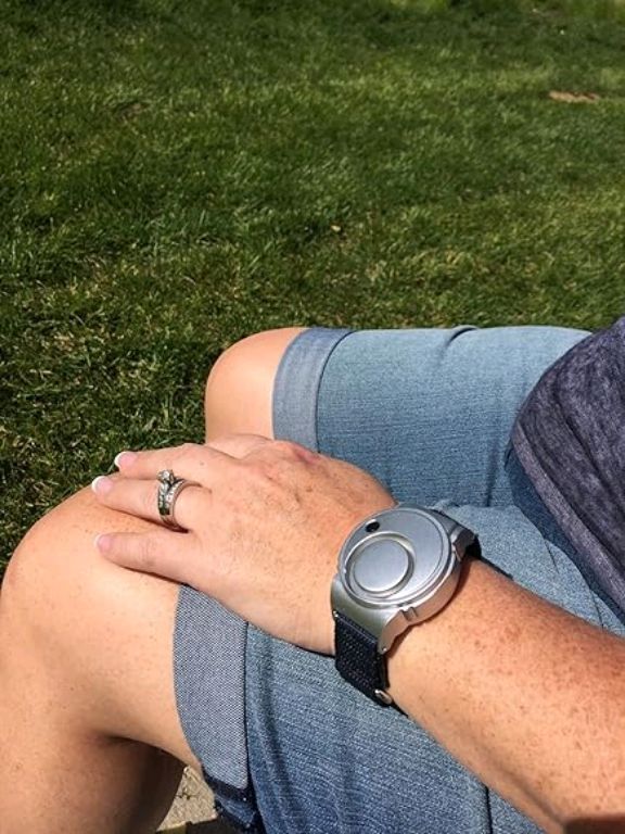 Jog Aid Emergency Alert Band by Hiphen solutions