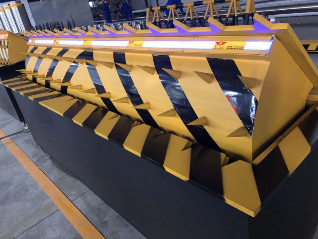 Security Rising Kerb System 3-metres by Hiphen solutions