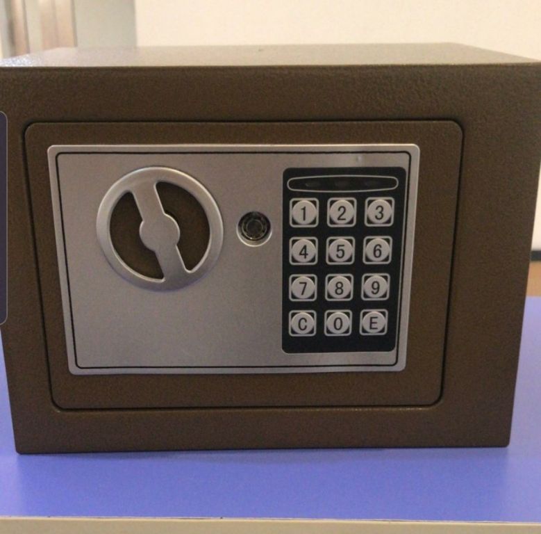 17E Hotel Portable Safe by Hiphen solutions