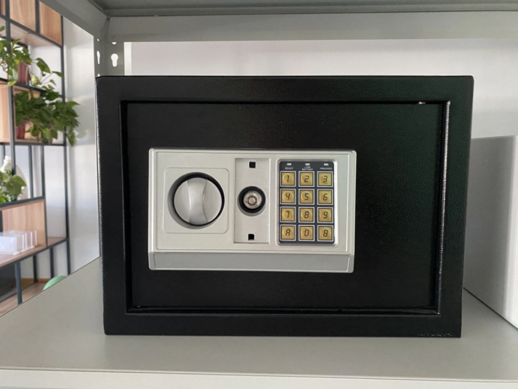 20E medium Digital Safe by Hiphen solutions
