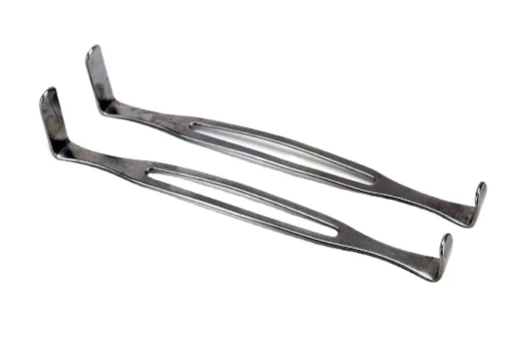 Combat Retractor by Scantrik