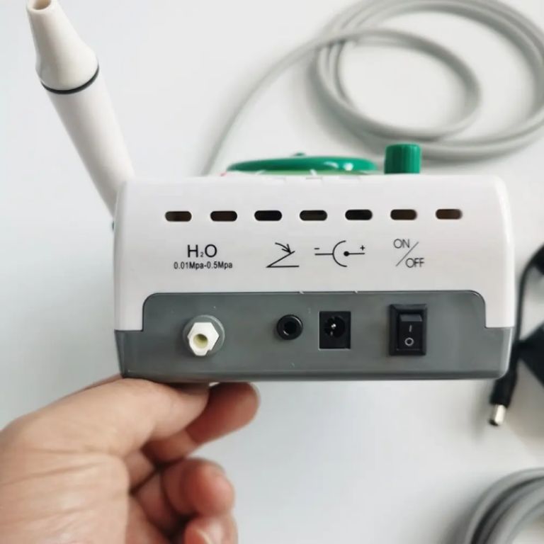 Ultrasonic dental hygiene tool by Scantrik