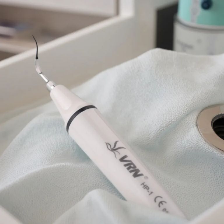 Ultrasonic scaling device by Scantrik