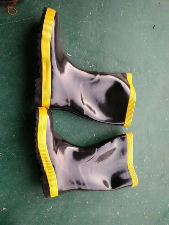 Chemical-Resistant Rain Boots by Hiphen solutions