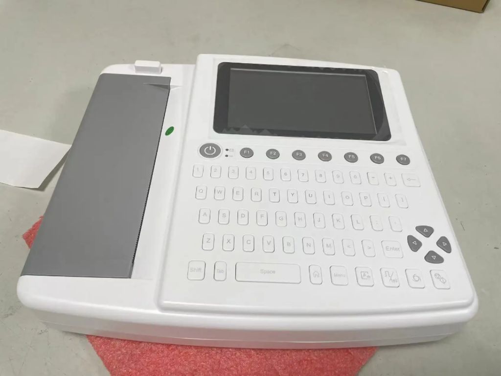 12-Channel Cardiac Event Recorder by Scantrik