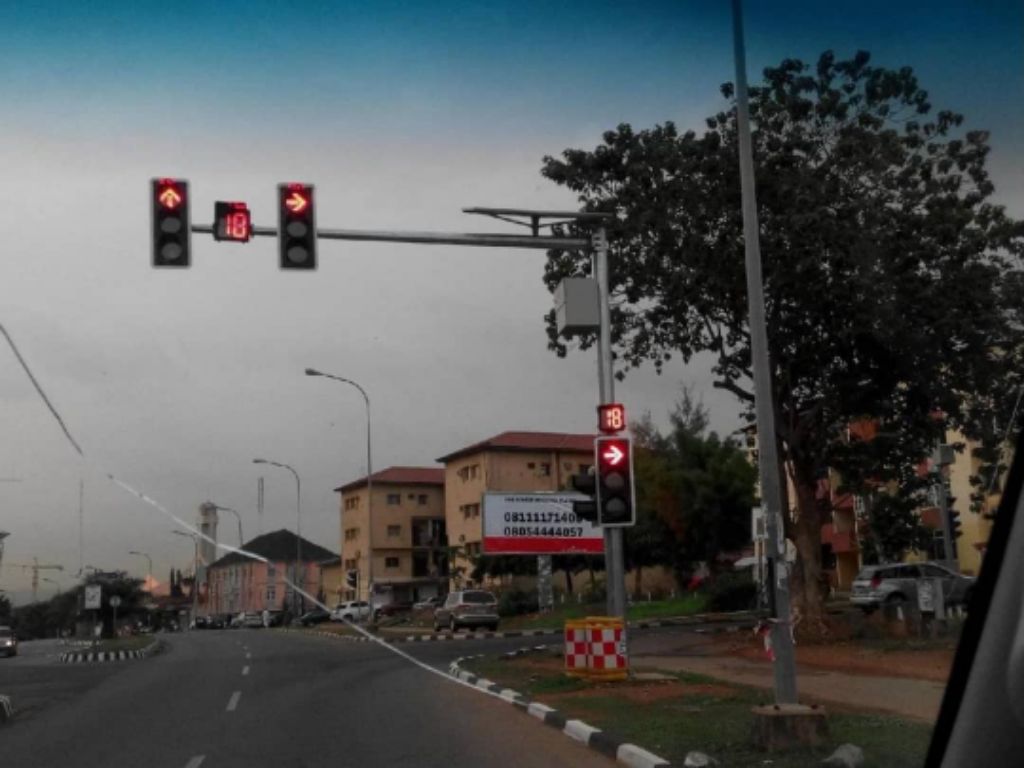 100mm Road Traffic Light by Hiphen solutions