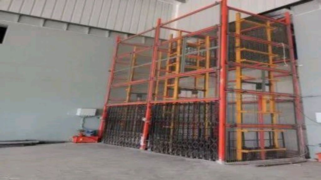 Vertical Hydraulic Freight Hoist by Home lift elevator