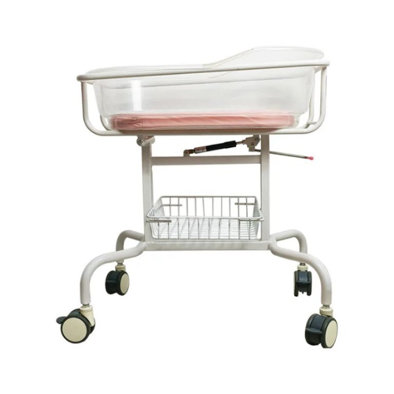 Infant Bed with Wheels by Scantrik
