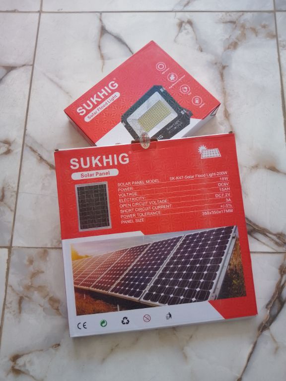 SUKHIG 200W Solar Street Light for Commercial and Industrial Applications by LUMETT