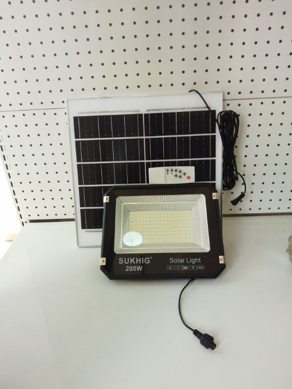SUKHIG 200W Solar Flood and Street Lighting Solution by LUMETT
