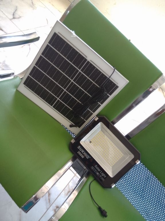 SUKHIG 300W Solar Security Street Light by LUMETT